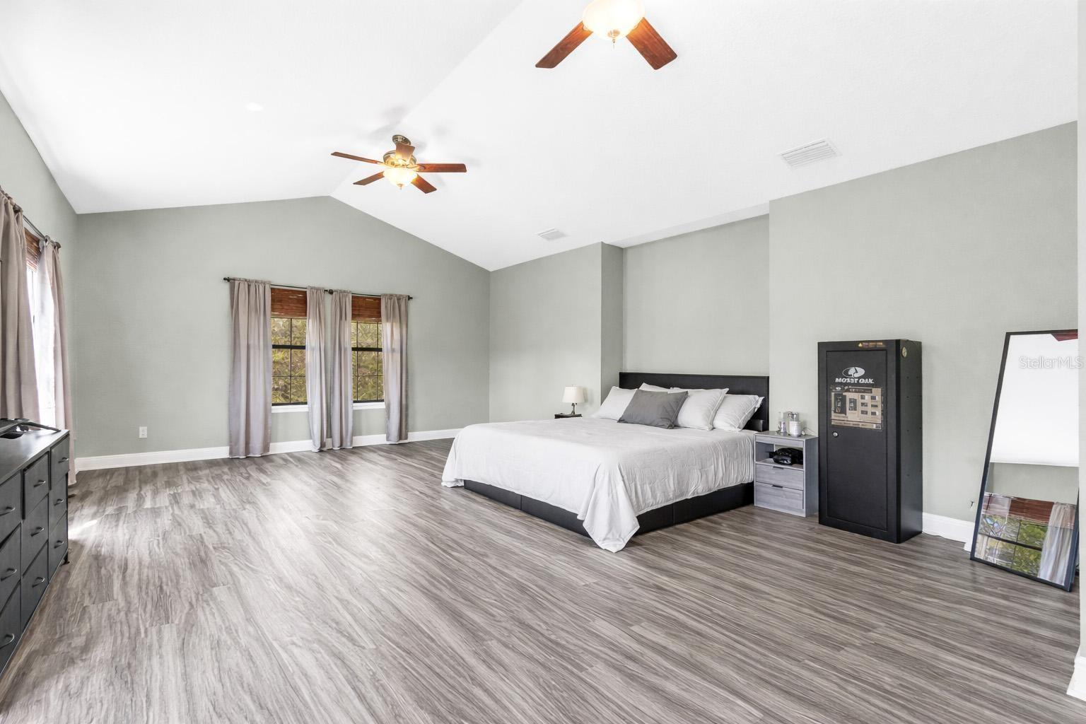 CAMBRIDGE VILLAS - Residential