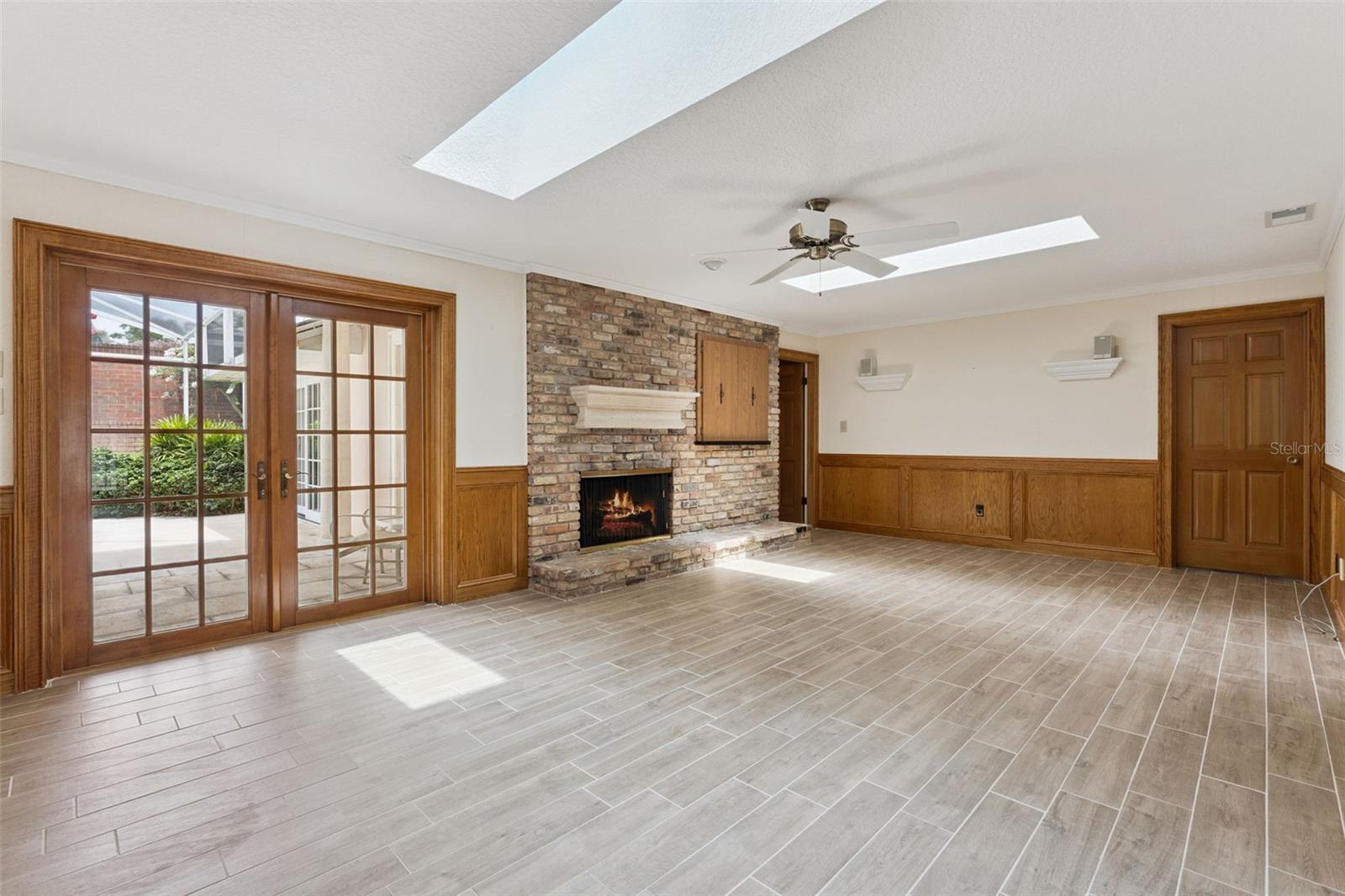 SPRING LAKE HILLS - Residential