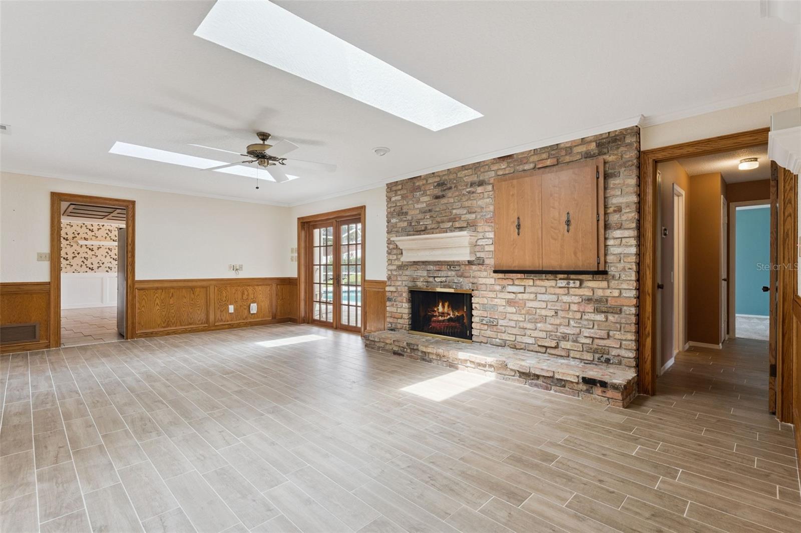 SPRING LAKE HILLS - Residential