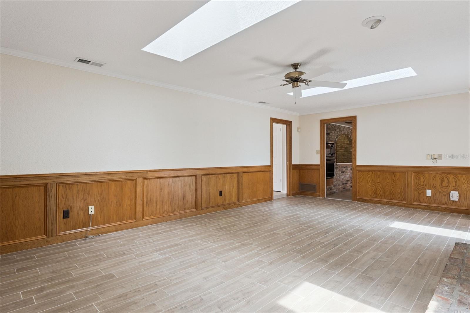 SPRING LAKE HILLS - Residential