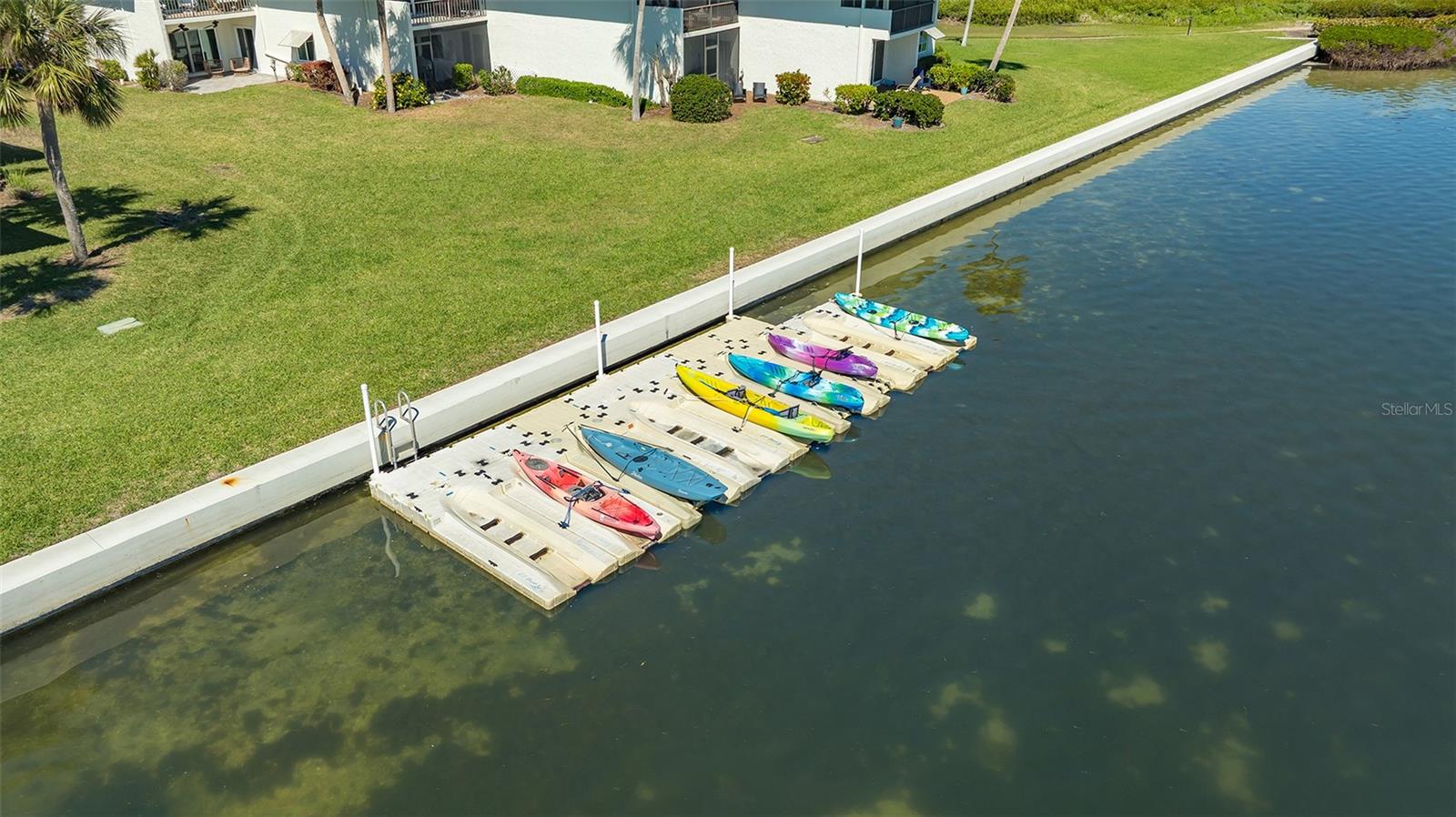 PELICAN HARBOUR & BEACH CLUB - Residential