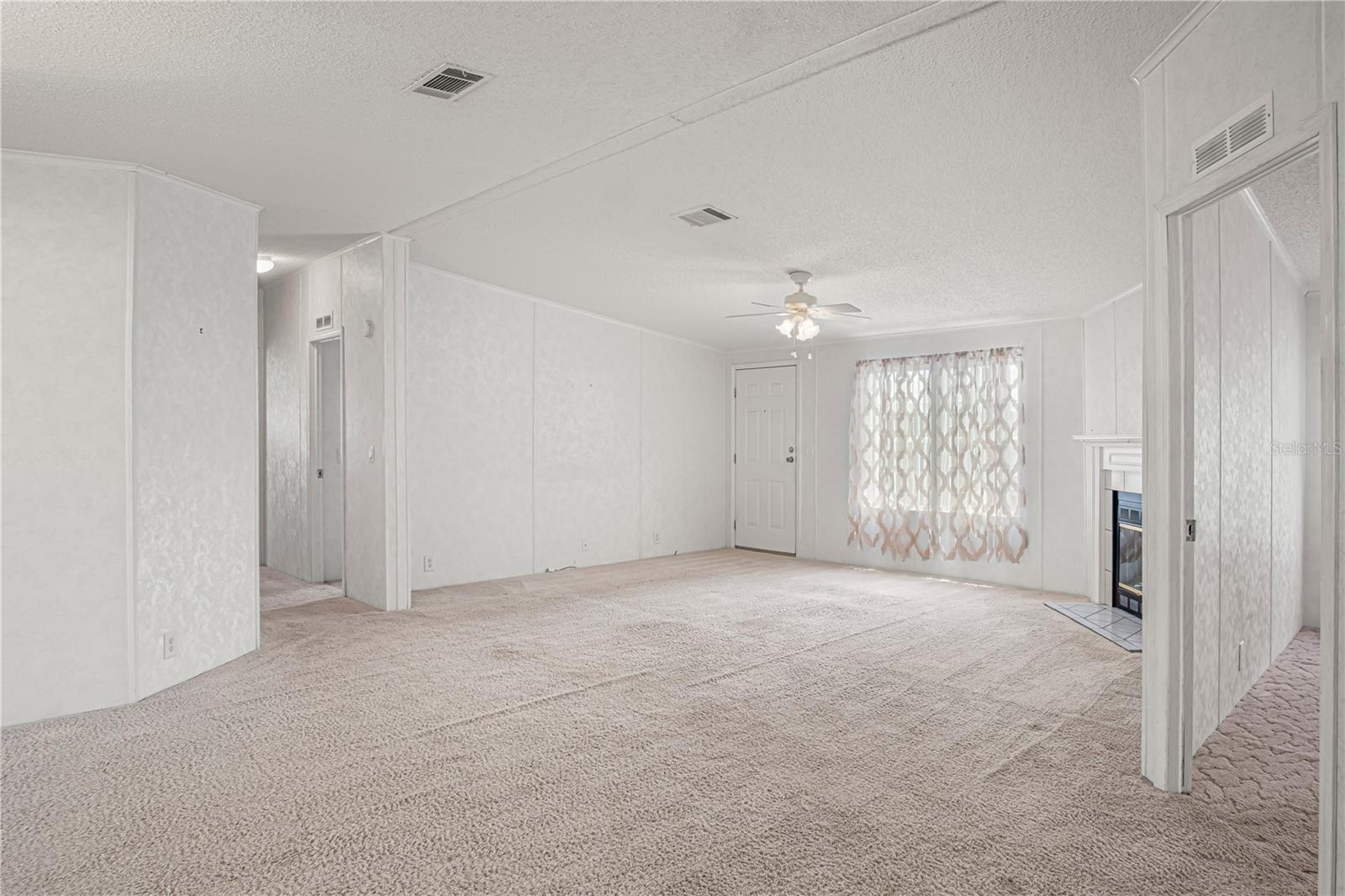 LAURELWOOD MOBILE ESTATES UNIT 01 - Residential