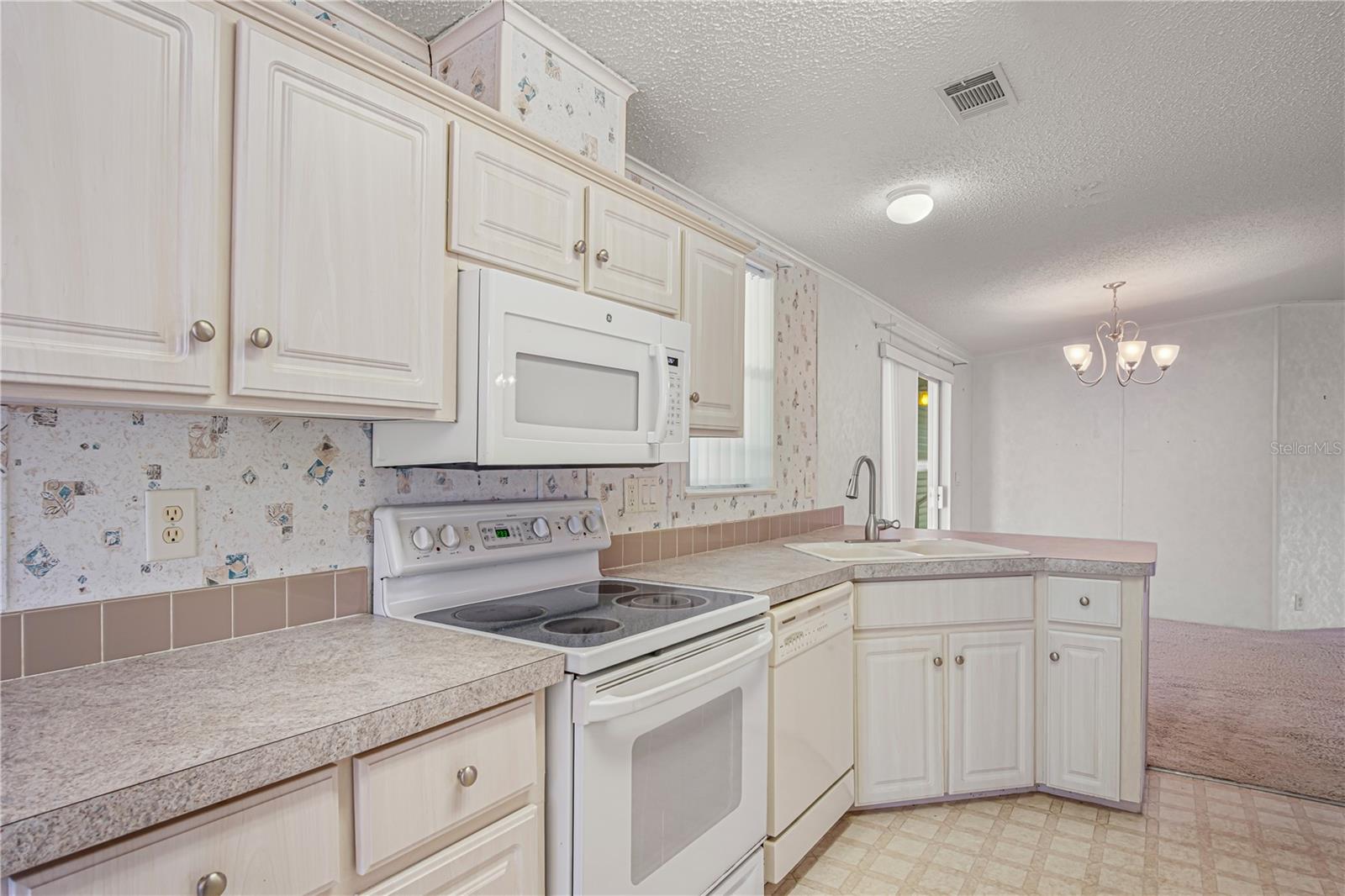 LAURELWOOD MOBILE ESTATES UNIT 01 - Residential