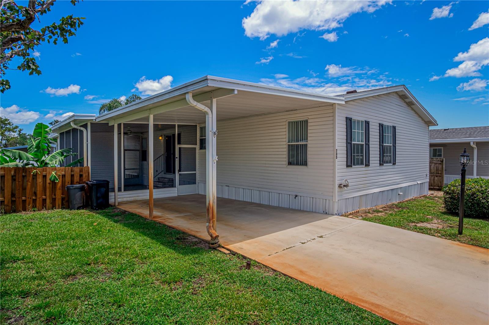 LAURELWOOD MOBILE ESTATES UNIT 01 - Residential