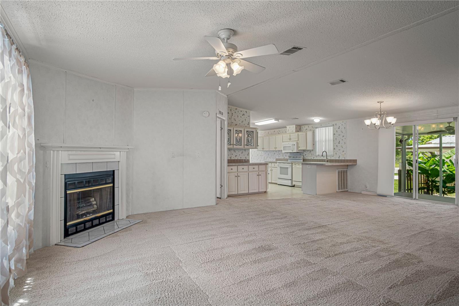 LAURELWOOD MOBILE ESTATES UNIT 01 - Residential
