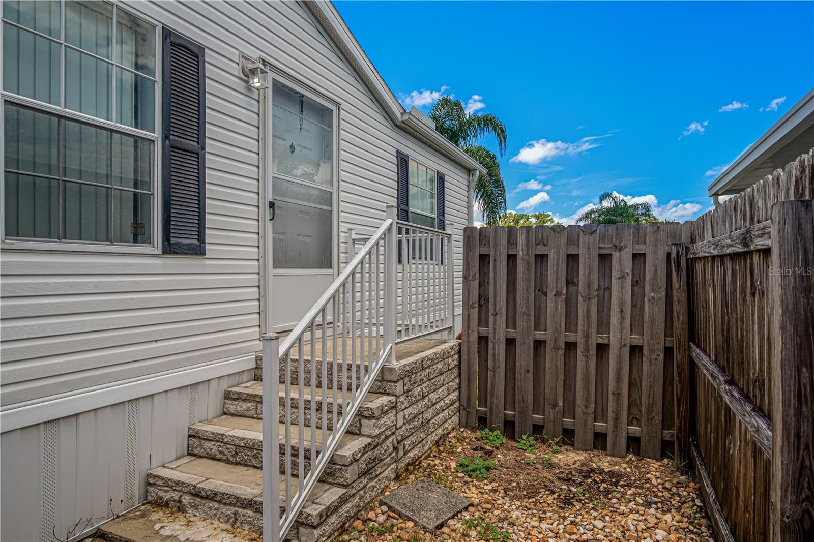 LAURELWOOD MOBILE ESTATES UNIT 01 - Residential