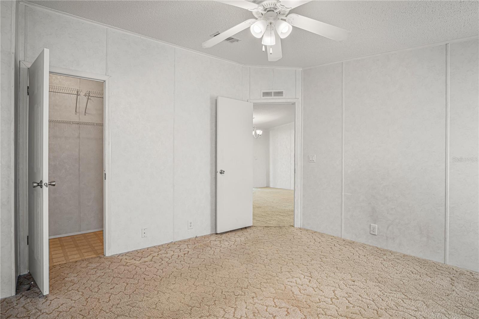 LAURELWOOD MOBILE ESTATES UNIT 01 - Residential