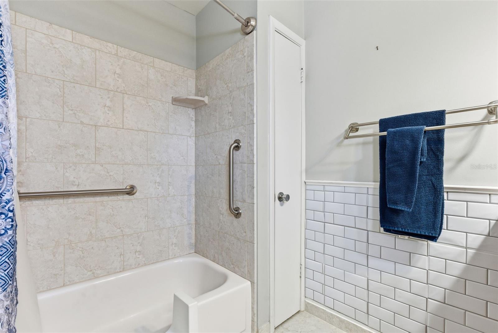 GLEN OAKS RIDGE VILLAS 1 - Residential