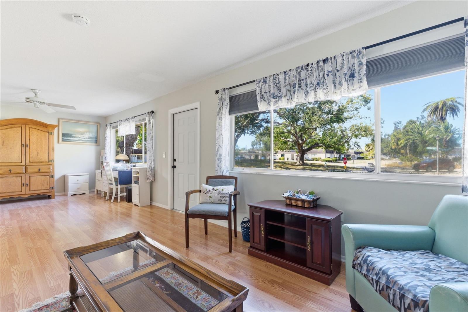 GLEN OAKS RIDGE VILLAS 1 - Residential