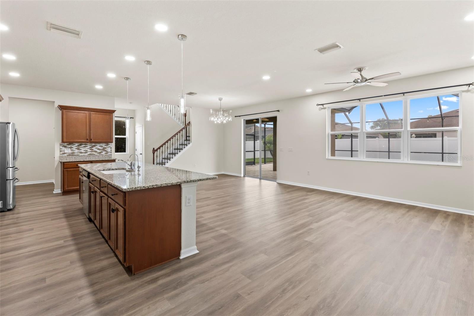 VILLAGES/TRINITY LAKES - Residential