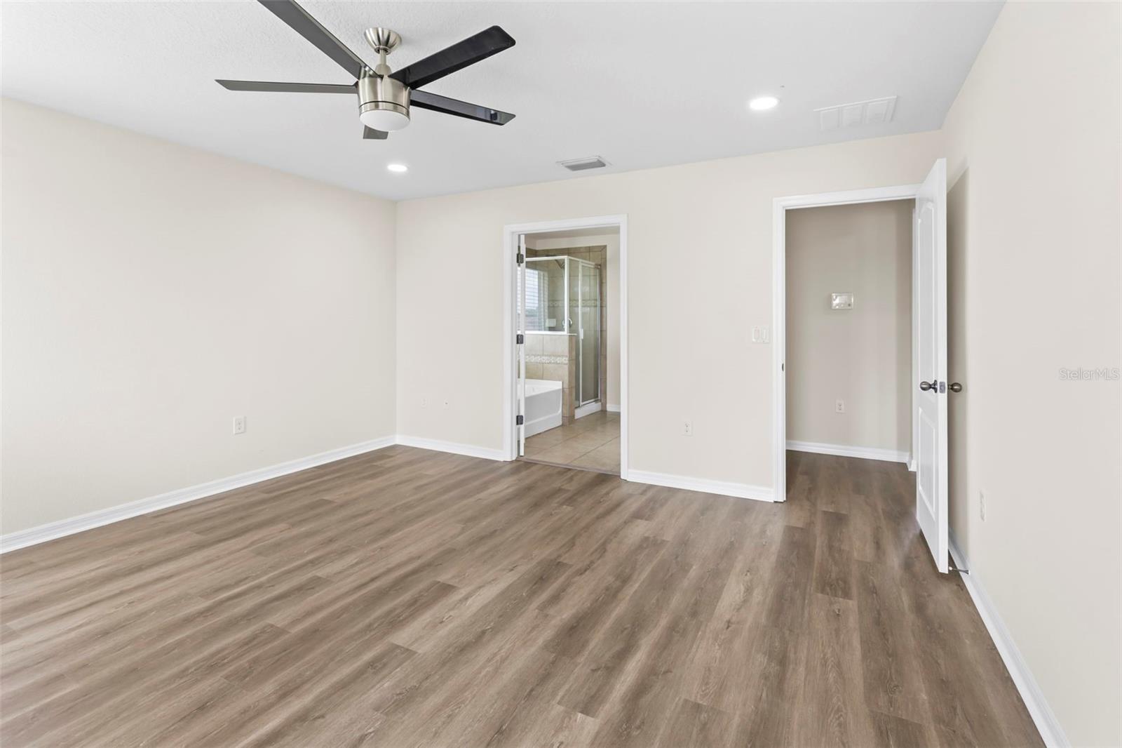 VILLAGES/TRINITY LAKES - Residential