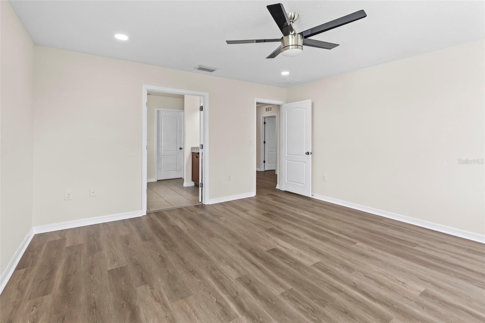 VILLAGES/TRINITY LAKES - Residential