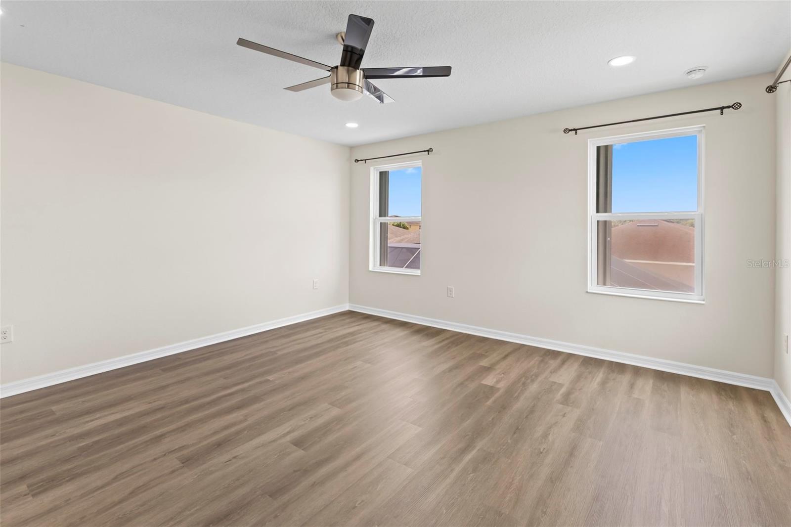 VILLAGES/TRINITY LAKES - Residential