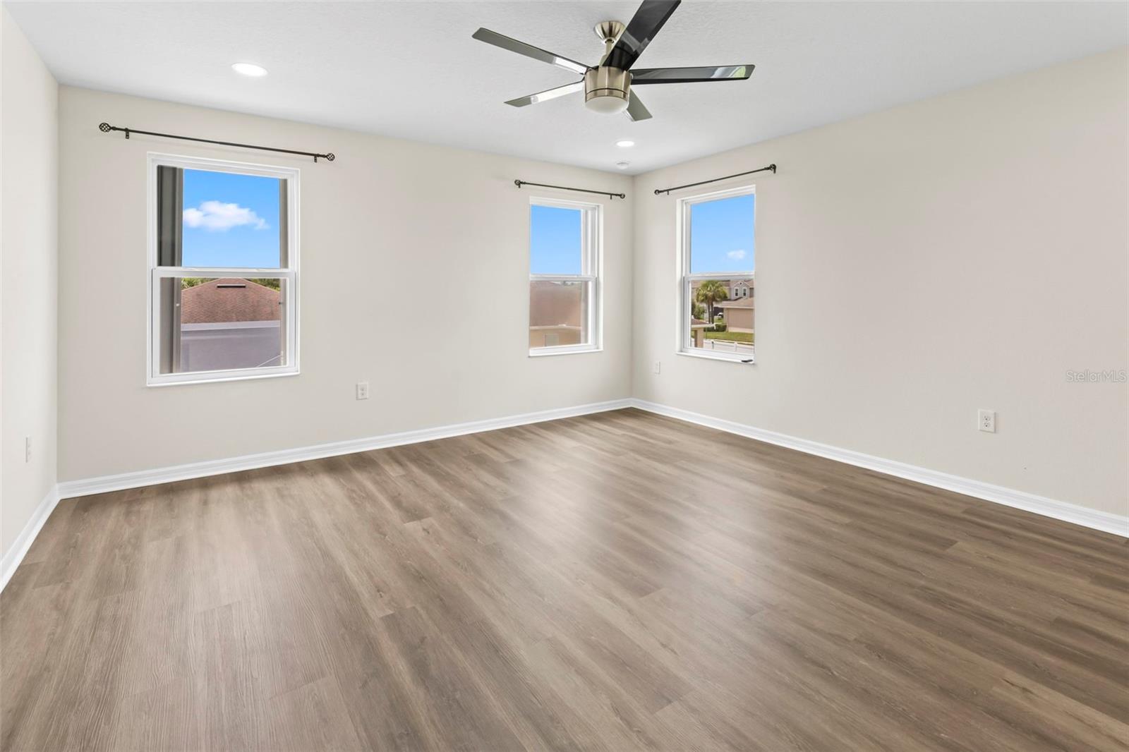 VILLAGES/TRINITY LAKES - Residential