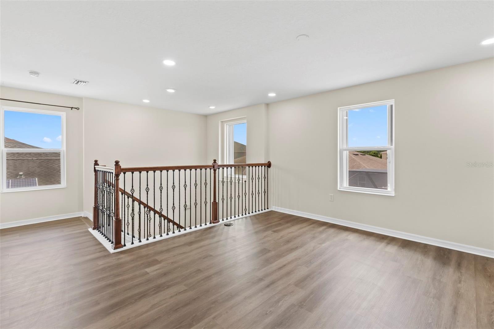 VILLAGES/TRINITY LAKES - Residential