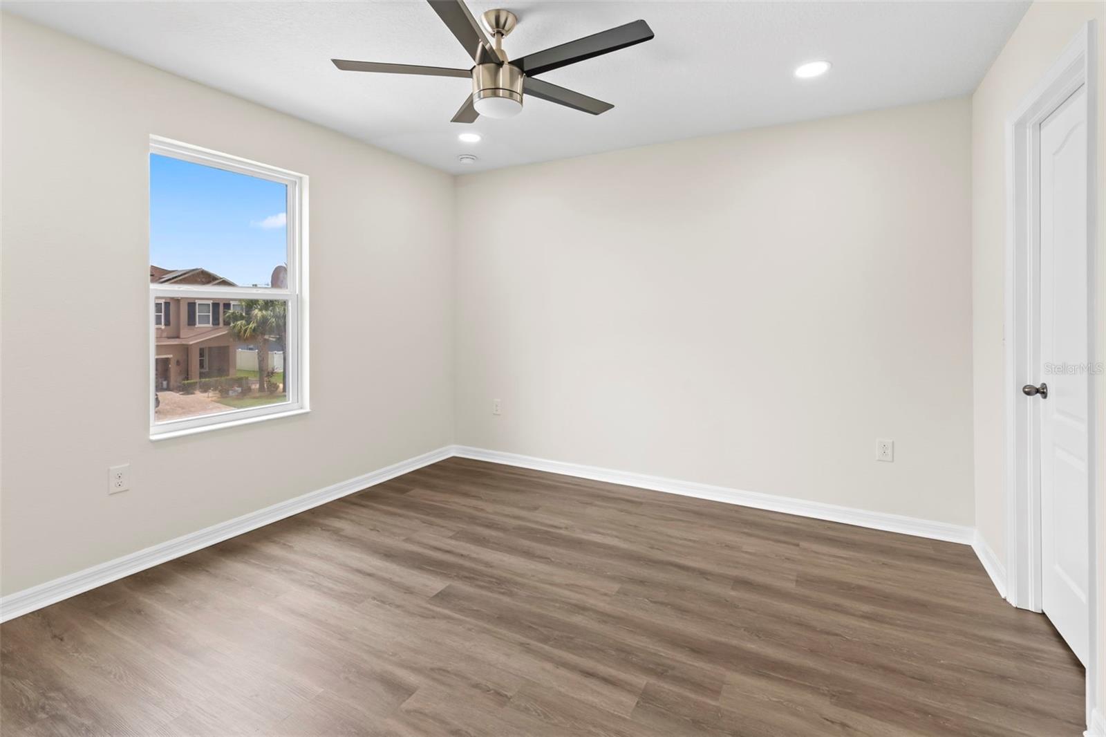 VILLAGES/TRINITY LAKES - Residential