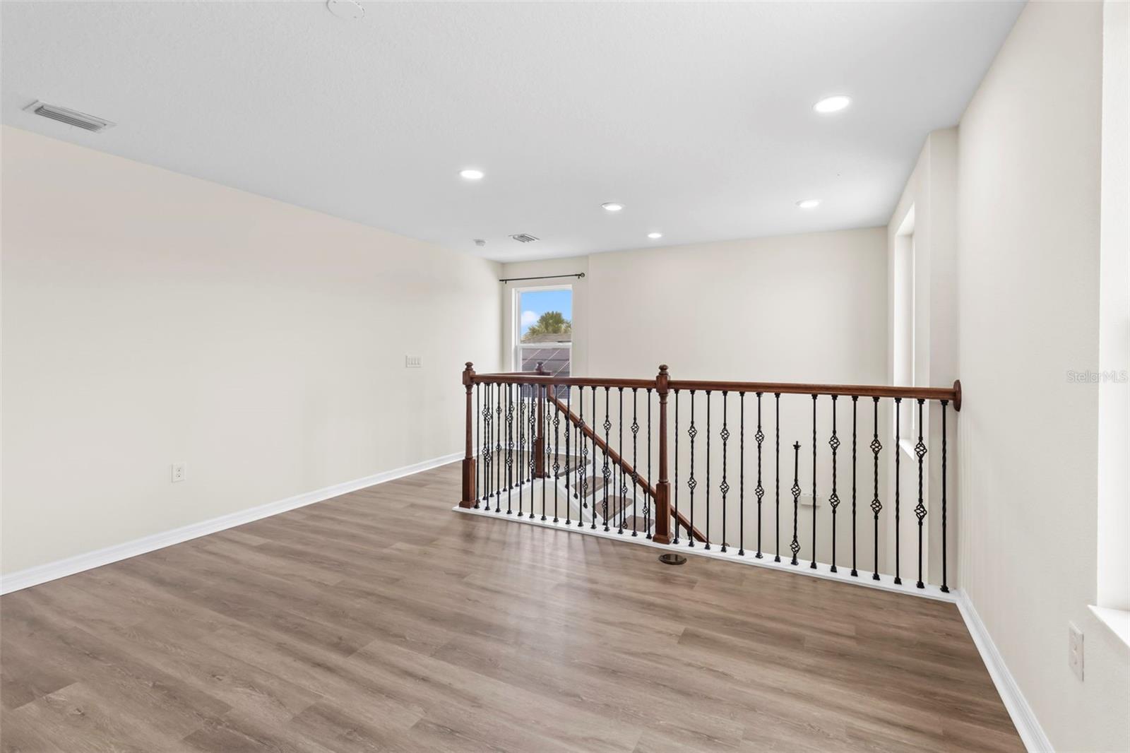 VILLAGES/TRINITY LAKES - Residential