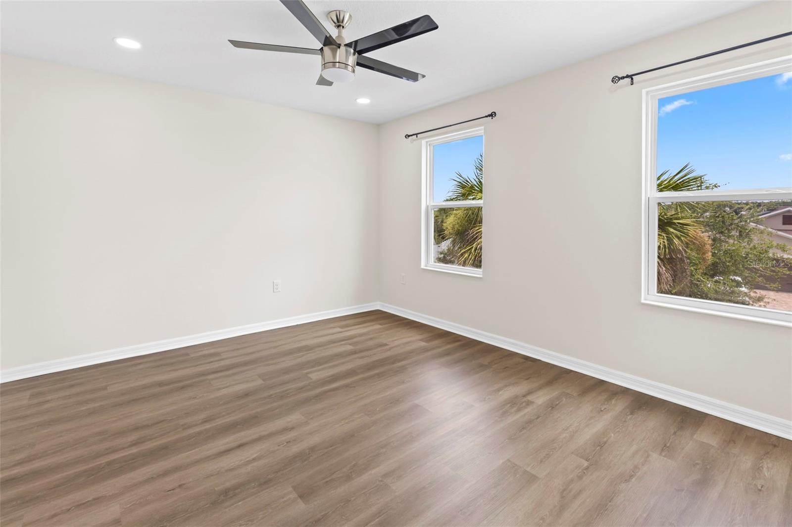 VILLAGES/TRINITY LAKES - Residential