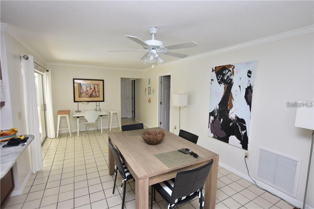GLEN OAKS COUNTRY CLUB ESTATES - Residential Lease