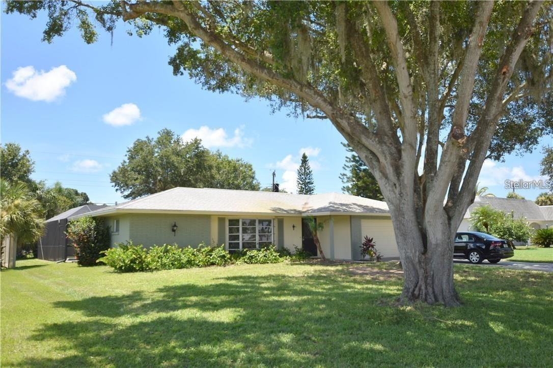 GLEN OAKS COUNTRY CLUB ESTATES - Residential Lease