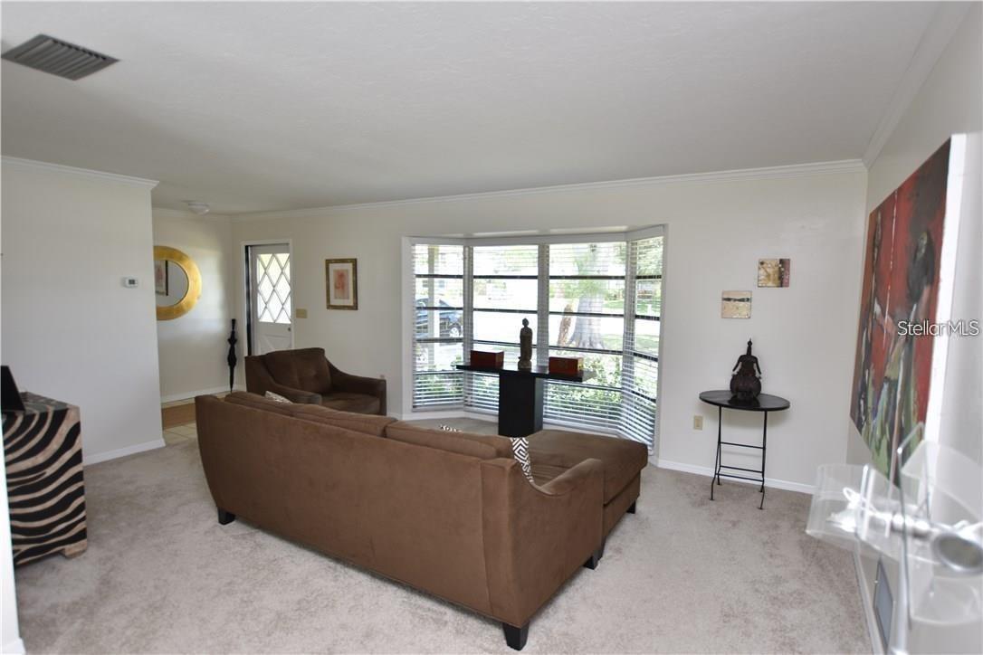 GLEN OAKS COUNTRY CLUB ESTATES - Residential Lease