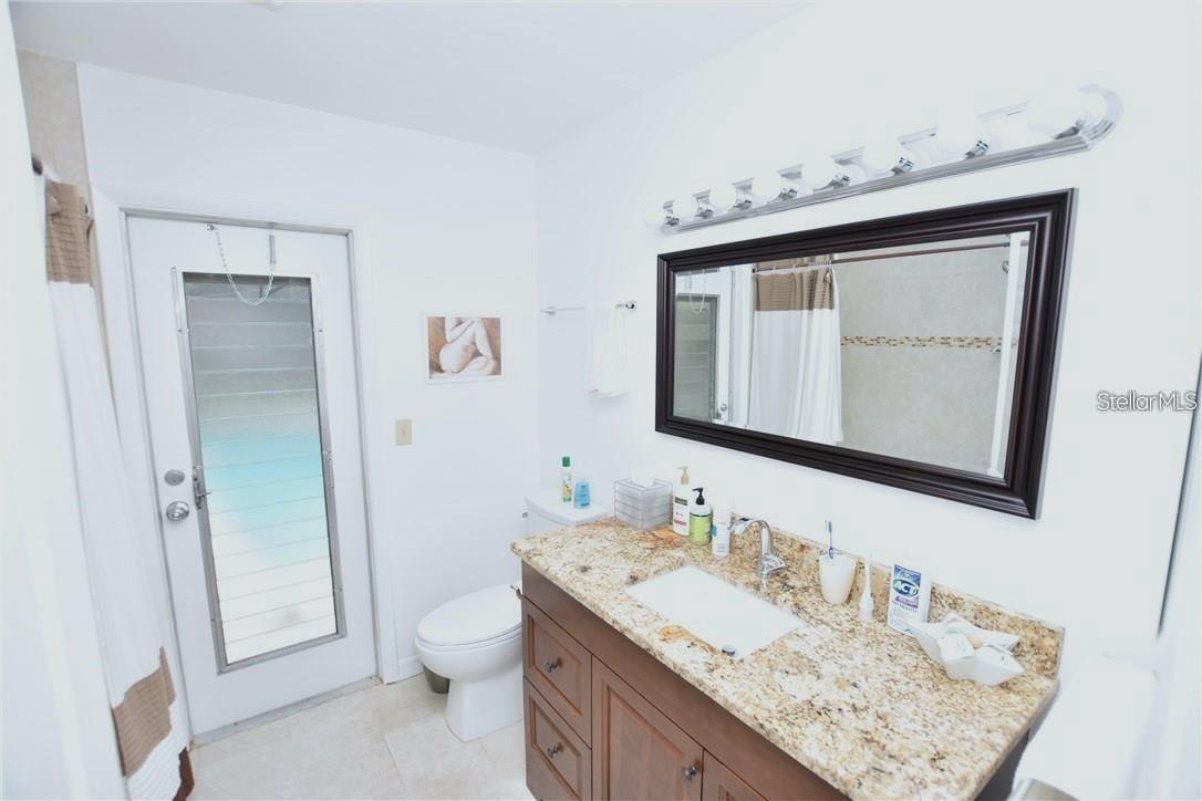 GLEN OAKS COUNTRY CLUB ESTATES - Residential Lease