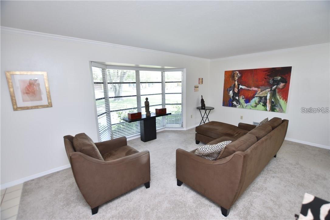 GLEN OAKS COUNTRY CLUB ESTATES - Residential Lease