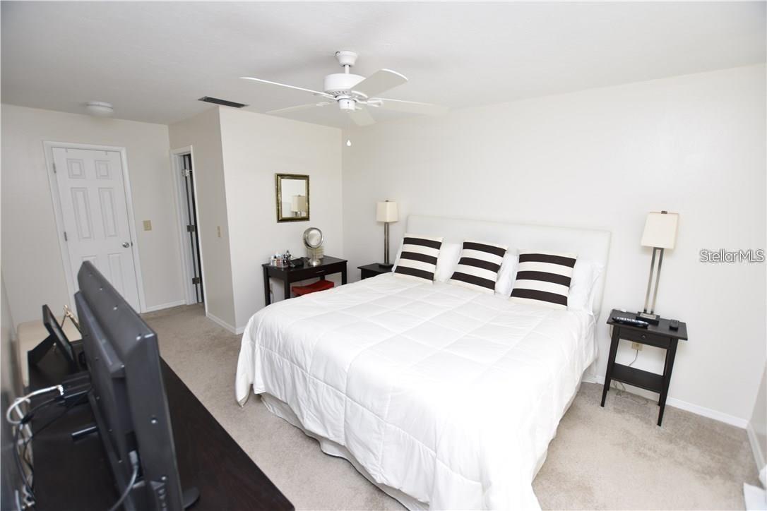 GLEN OAKS COUNTRY CLUB ESTATES - Residential Lease