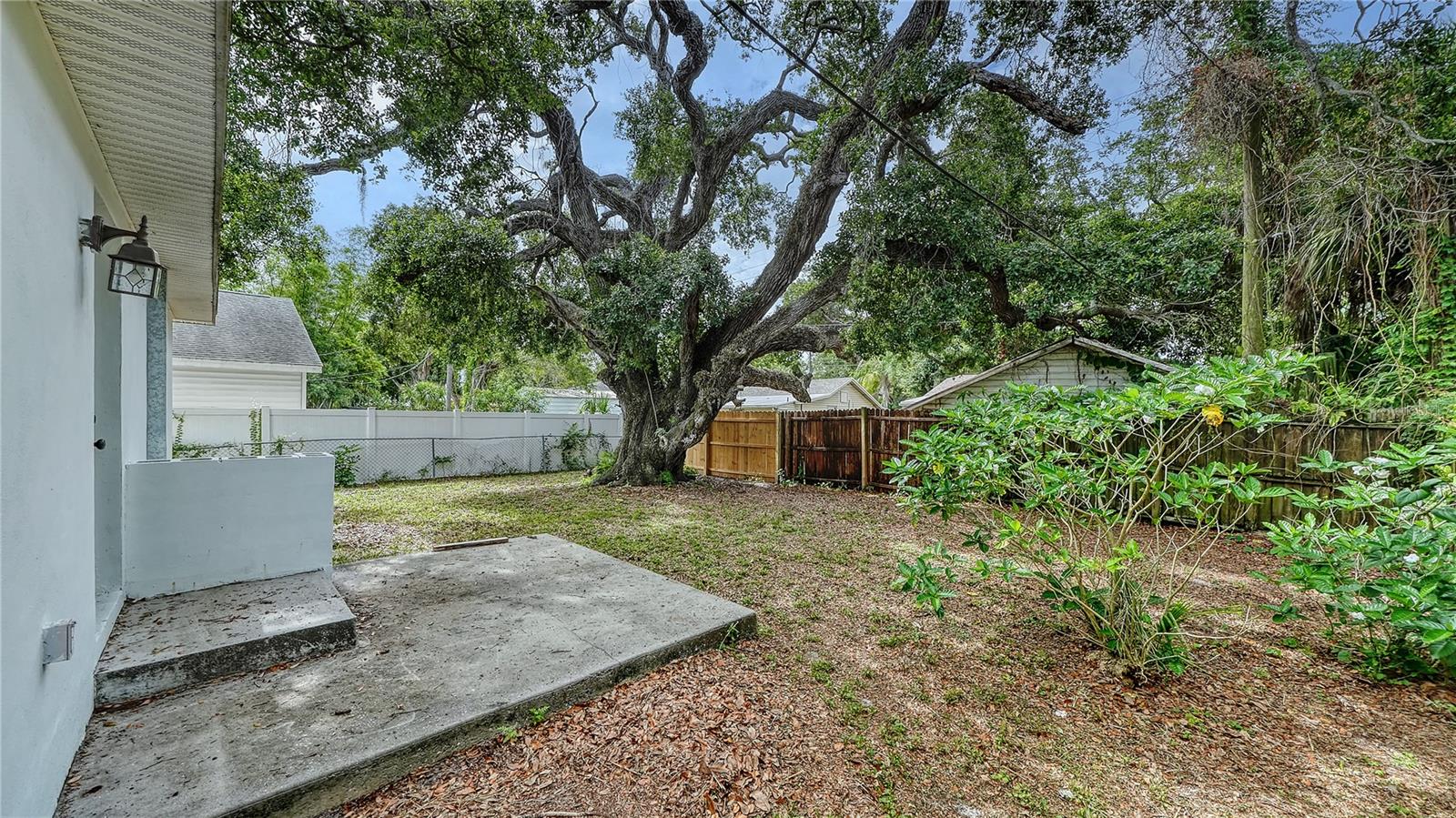 NORTH RIVERSIDE PARK - Residential