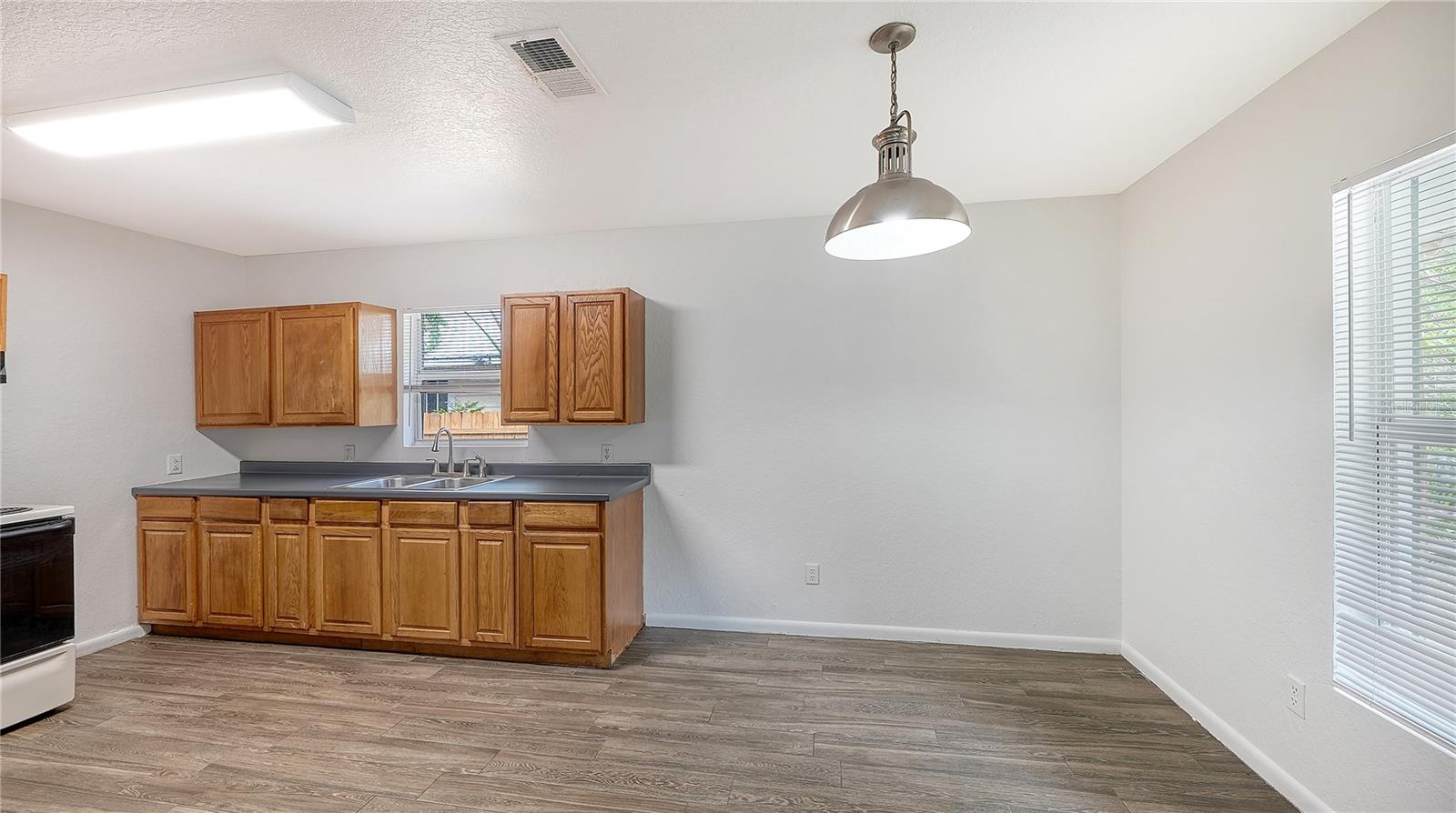 NORTH RIVERSIDE PARK - Residential
