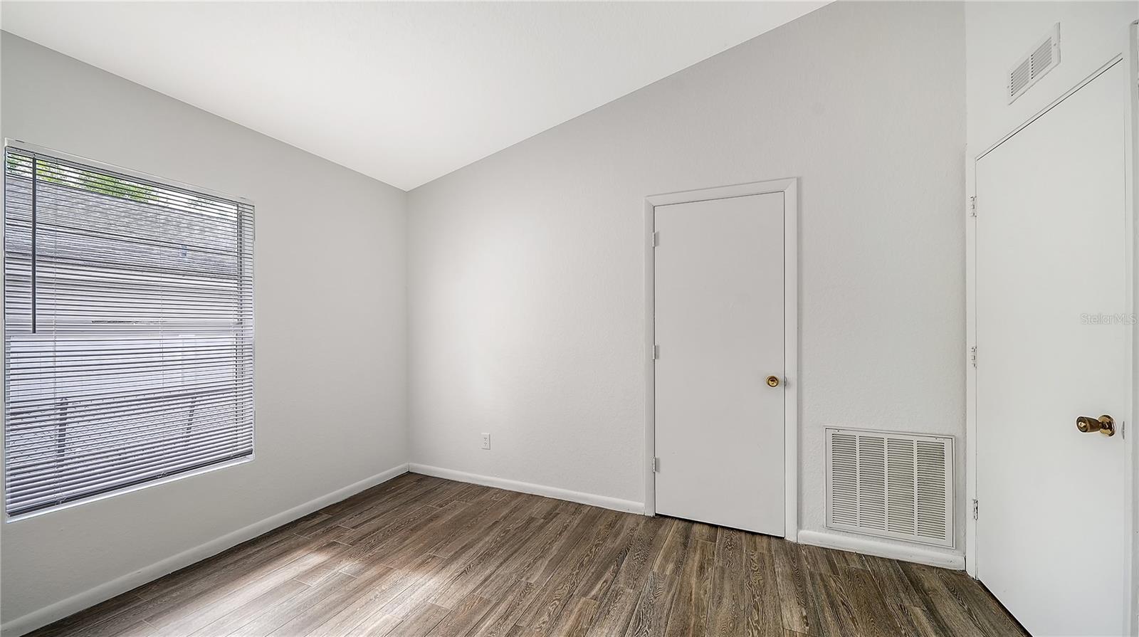 NORTH RIVERSIDE PARK - Residential