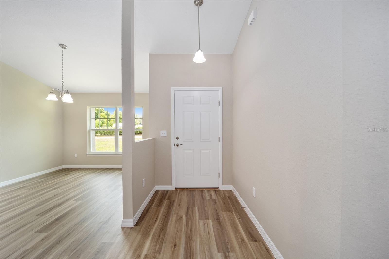 ROLLING HILLS UN ONE - Residential