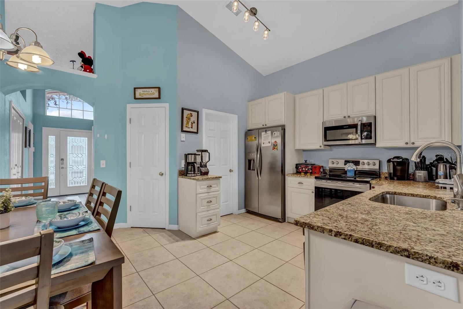ROLLING HILLS ESTATES UNIT 1 AT FORMOSA GARDENS - Residential