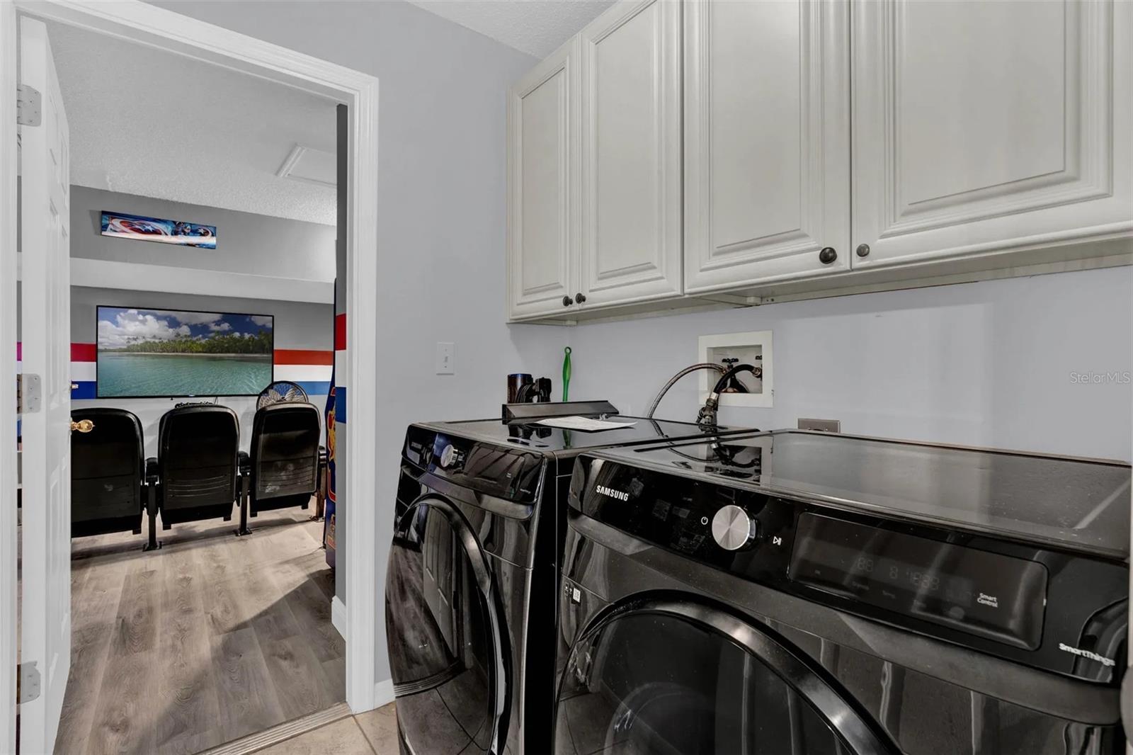 ROLLING HILLS ESTATES UNIT 1 AT FORMOSA GARDENS - Residential