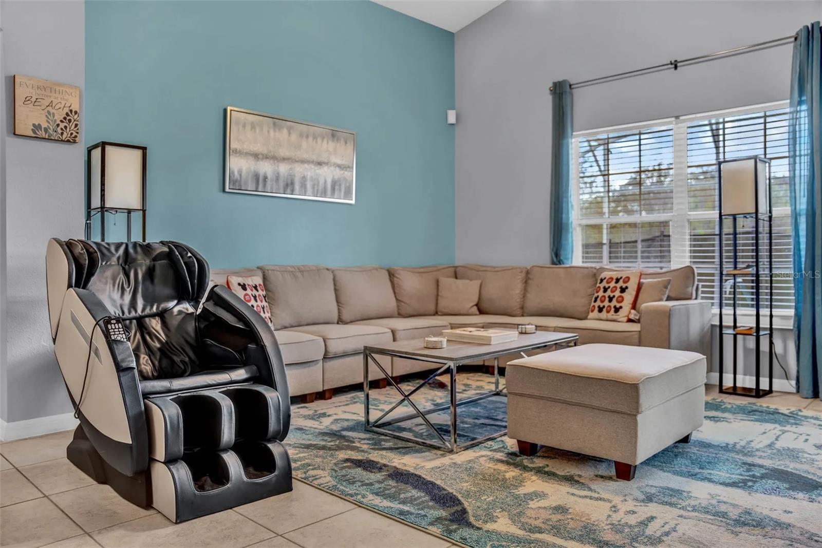 ROLLING HILLS ESTATES UNIT 1 AT FORMOSA GARDENS - Residential