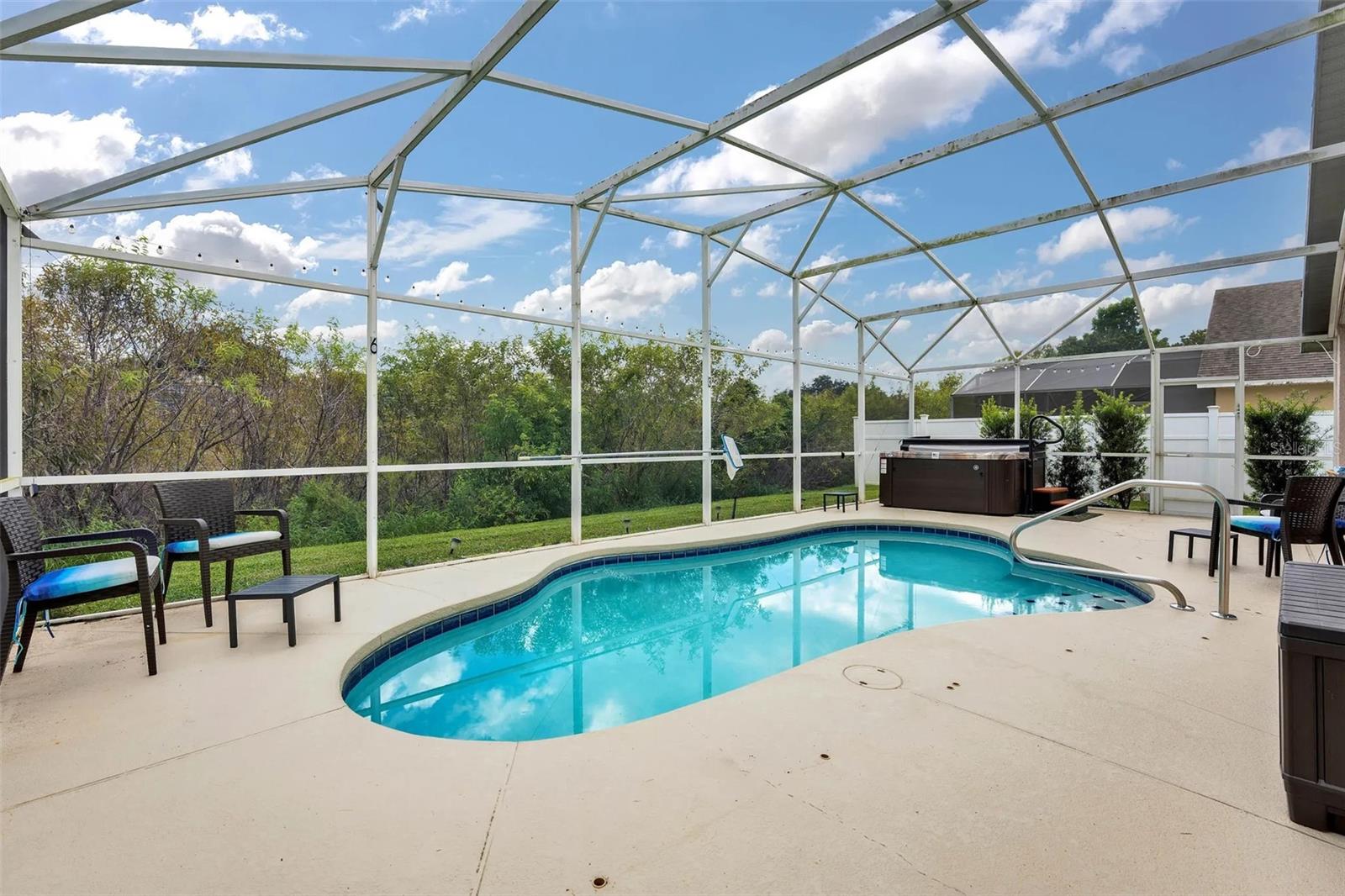 ROLLING HILLS ESTATES UNIT 1 AT FORMOSA GARDENS - Residential