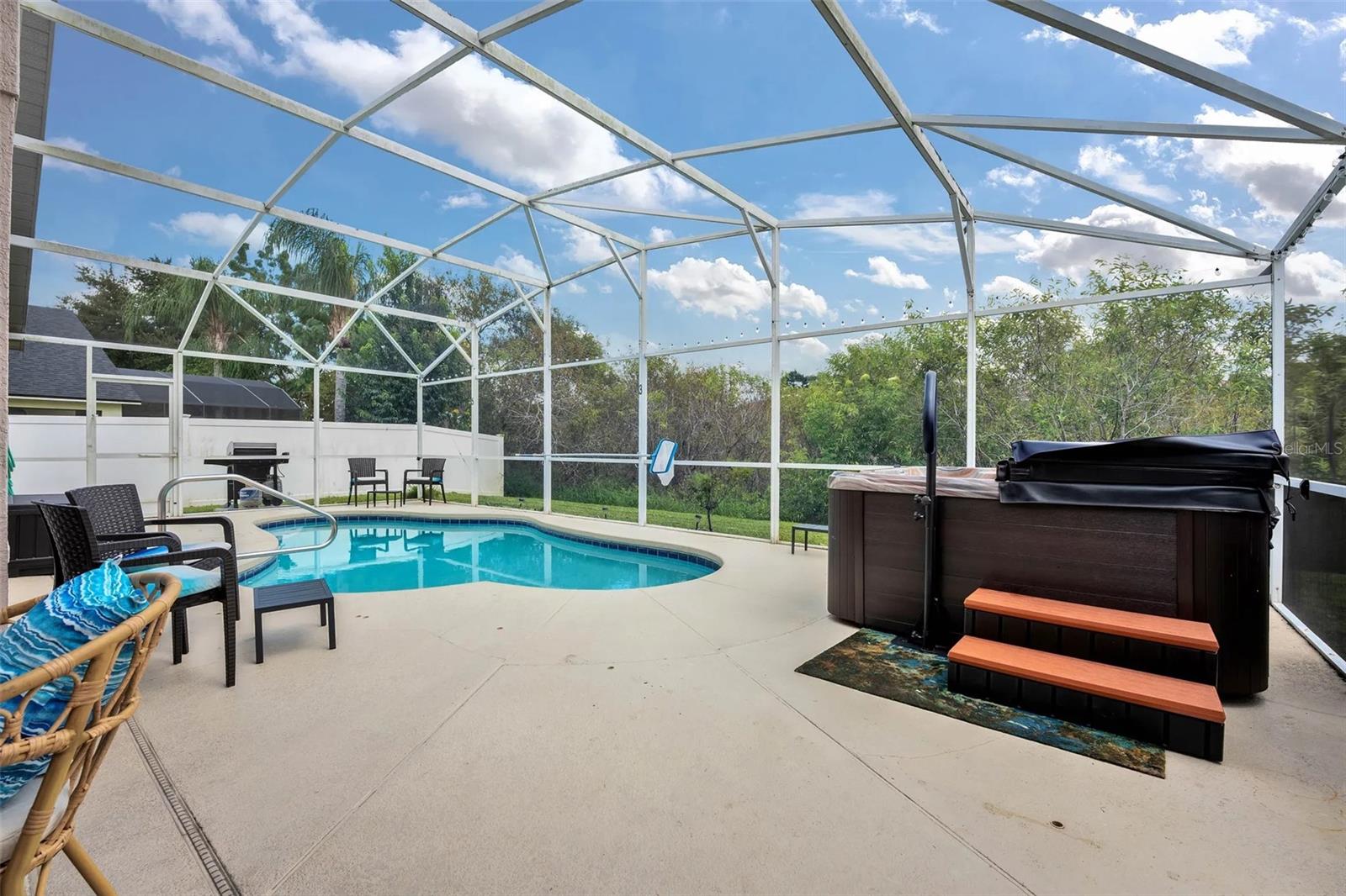 ROLLING HILLS ESTATES UNIT 1 AT FORMOSA GARDENS - Residential