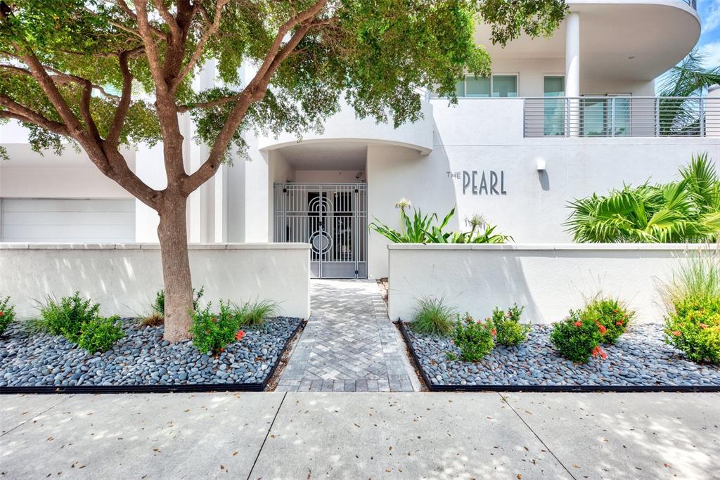THE PEARL - Residential