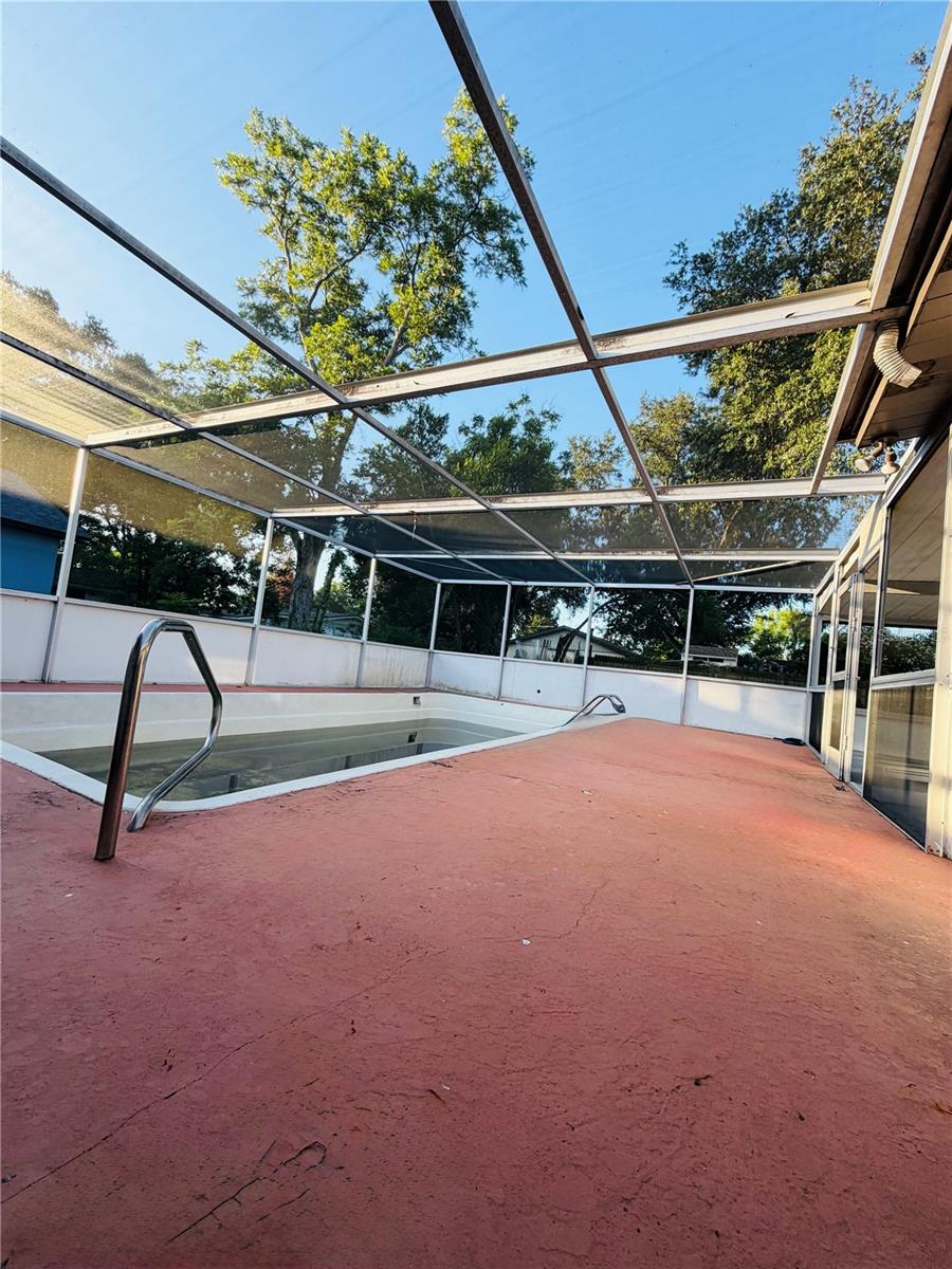 FRUITLAND PARK - Residential