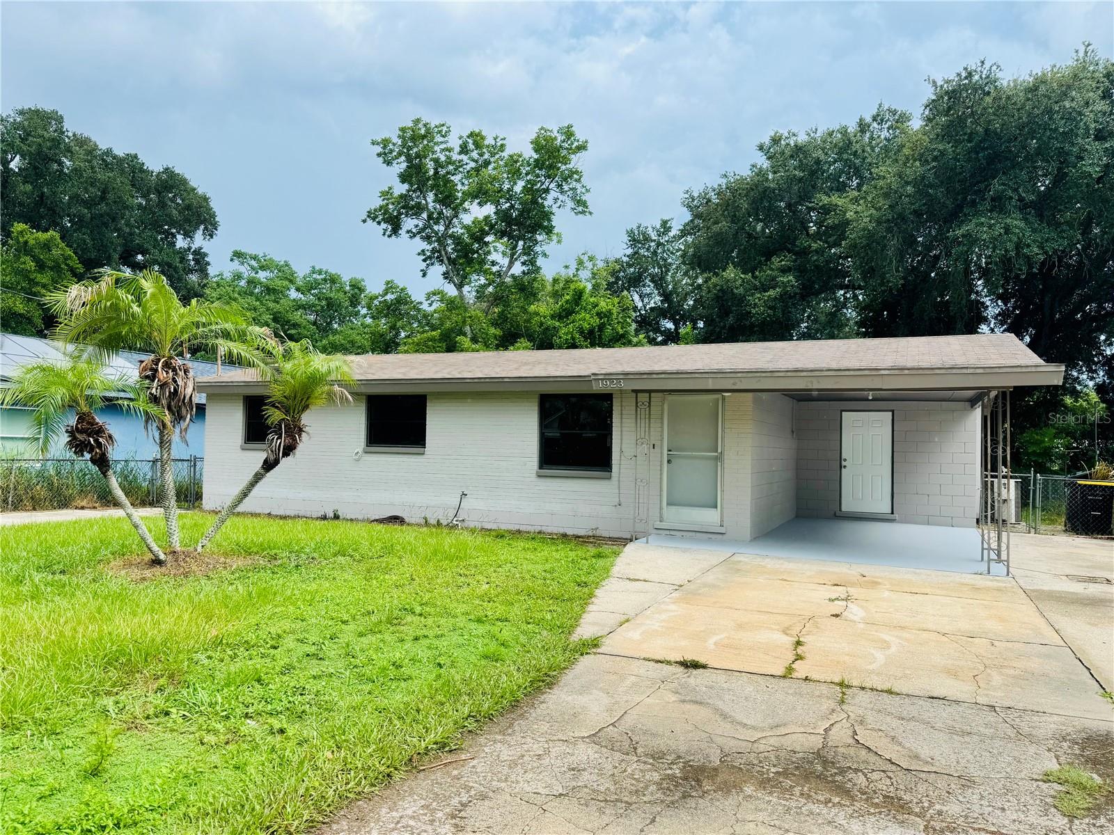 FRUITLAND PARK - Residential