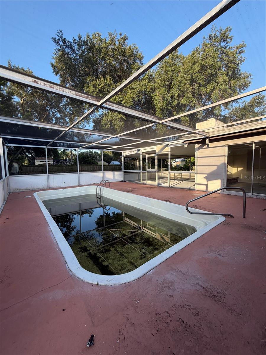 FRUITLAND PARK - Residential