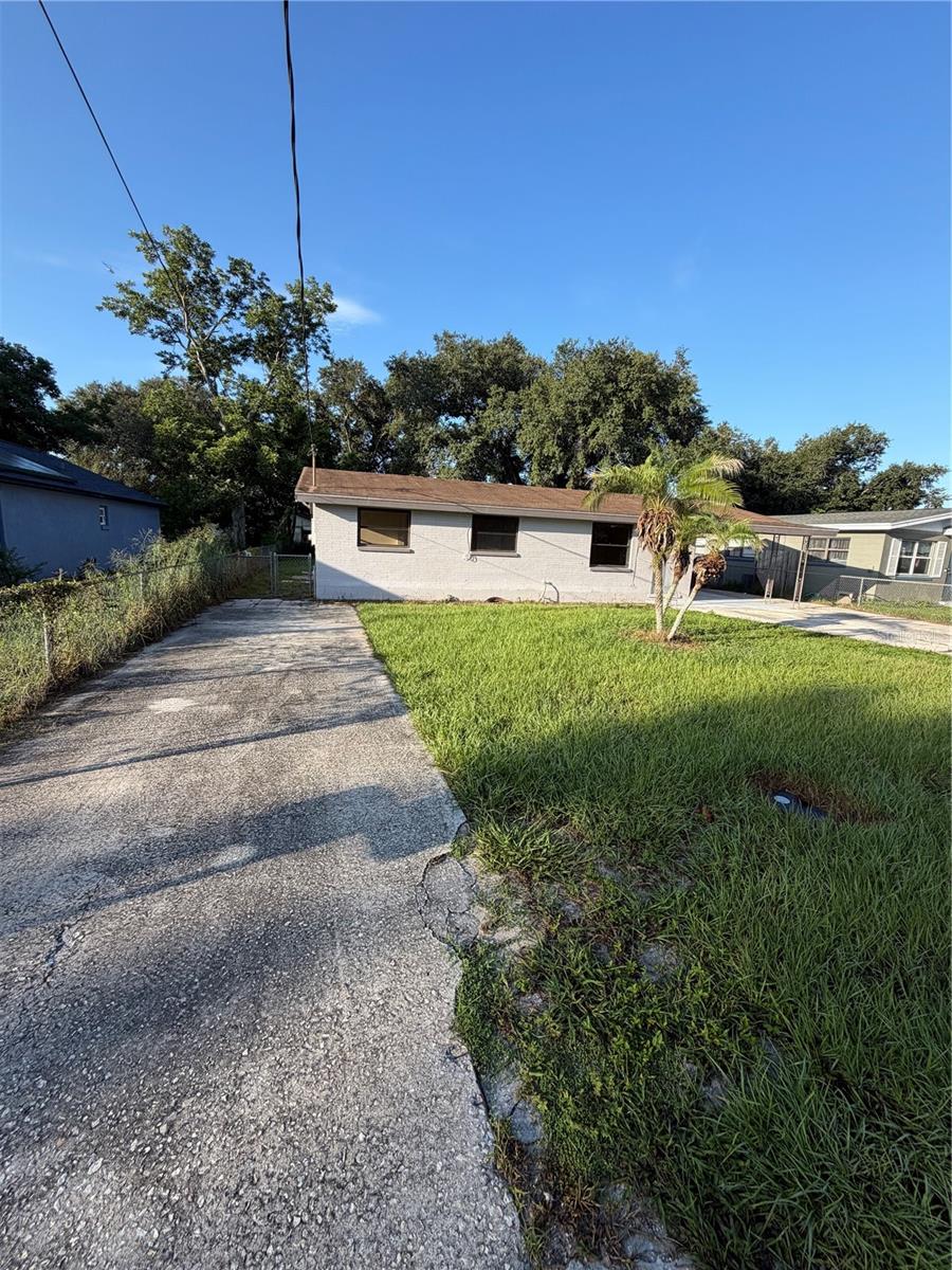 FRUITLAND PARK - Residential