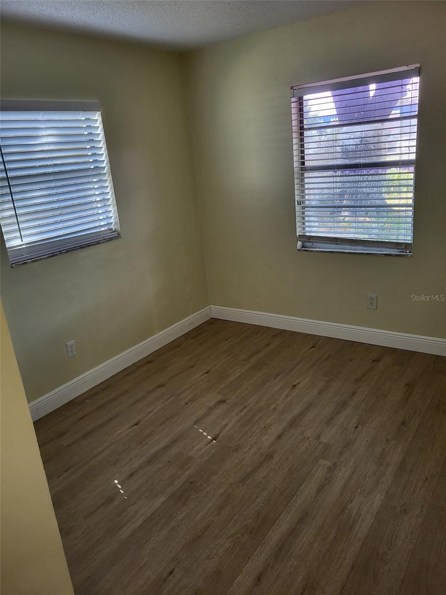 OAK VIEW MANOR - Residential