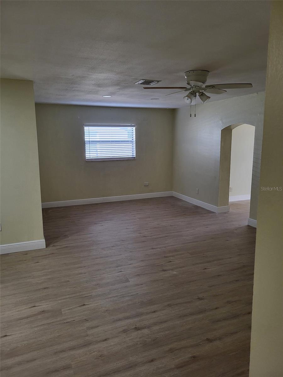OAK VIEW MANOR - Residential