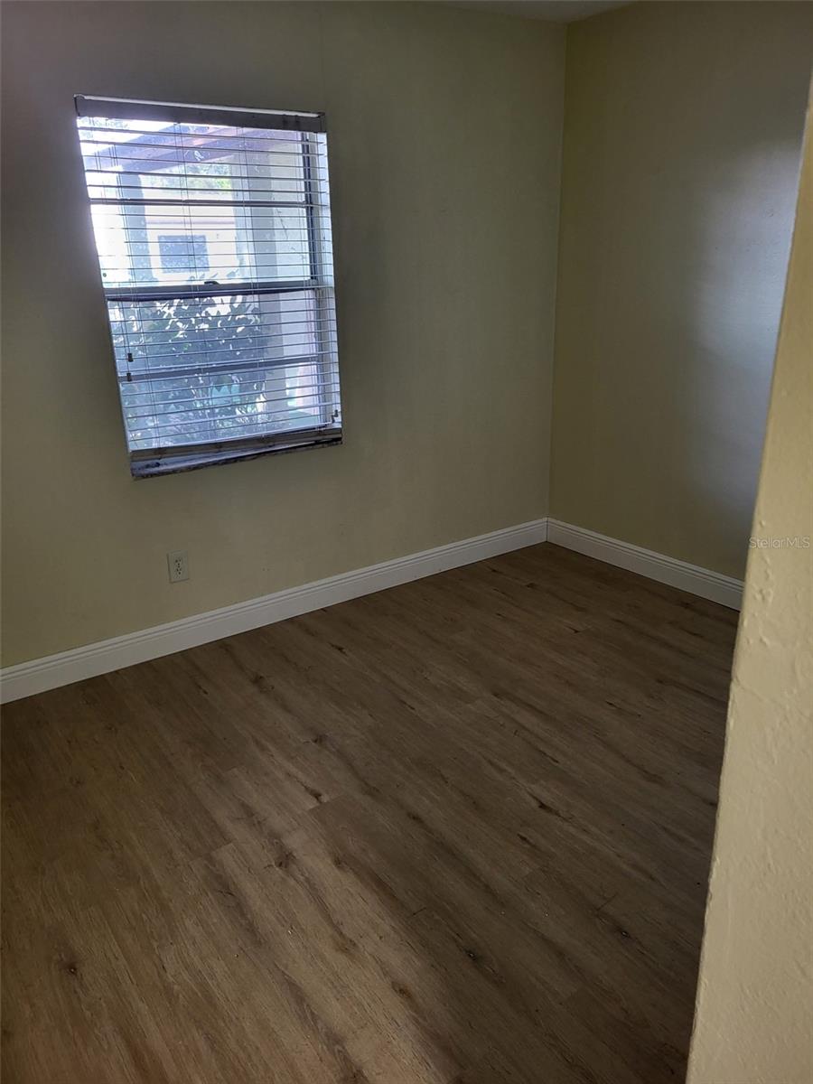 OAK VIEW MANOR - Residential
