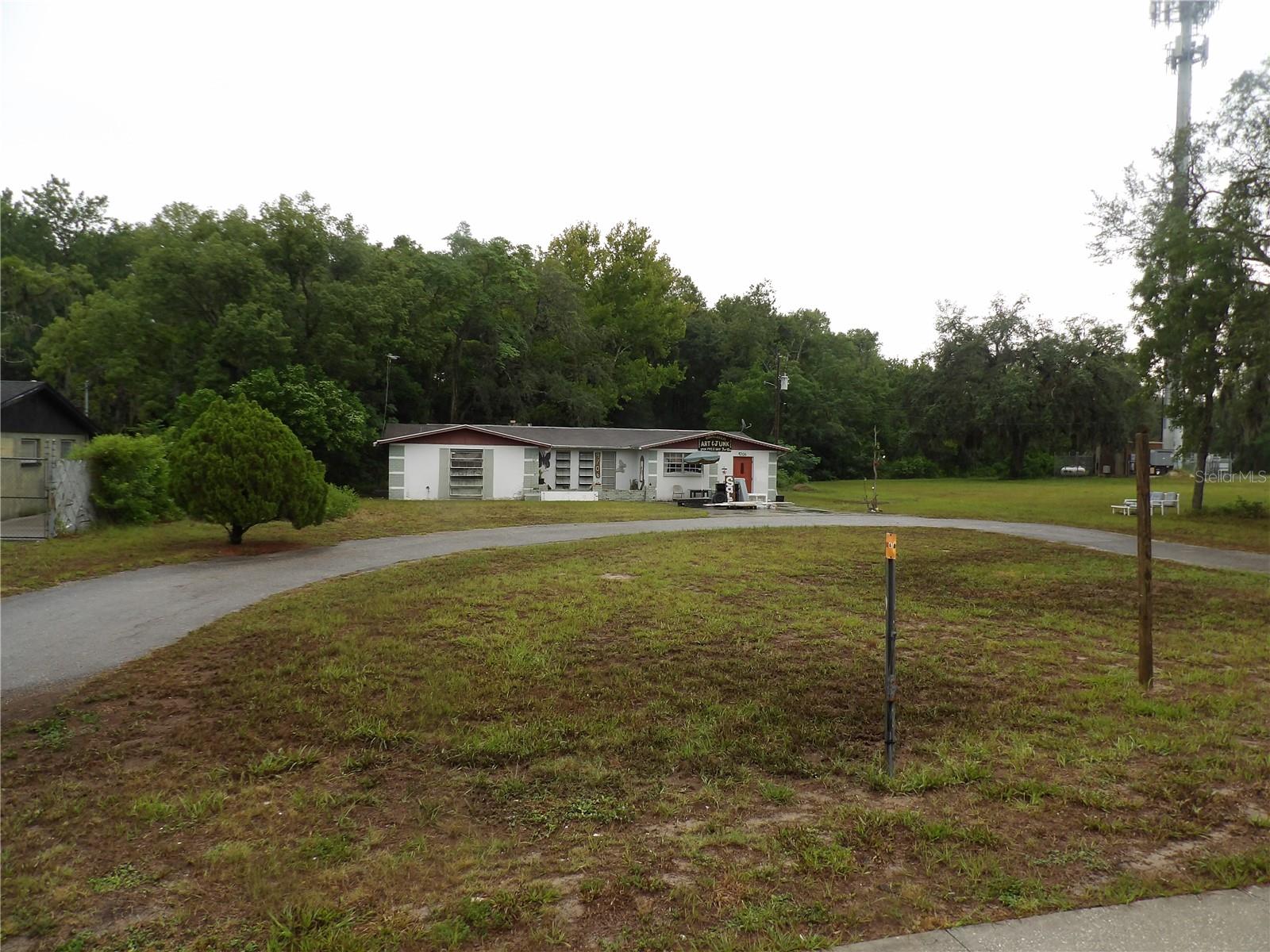 MOON LAKE ESTATES - Residential