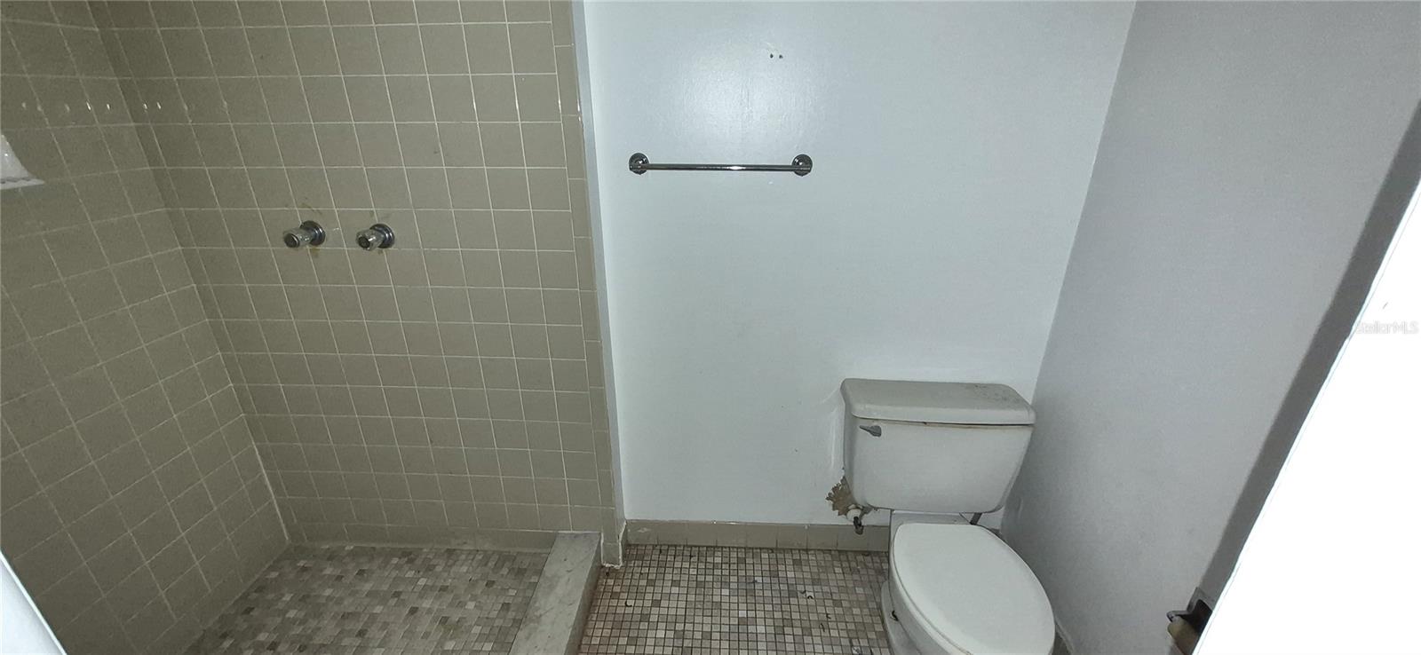 PINELLAS GROVES - Commercial Sale