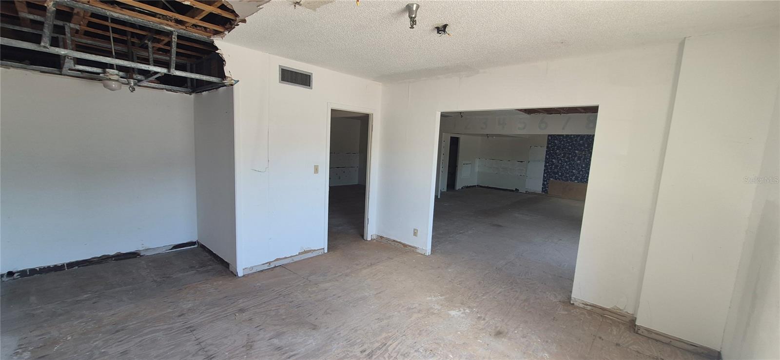 PINELLAS GROVES - Commercial Sale