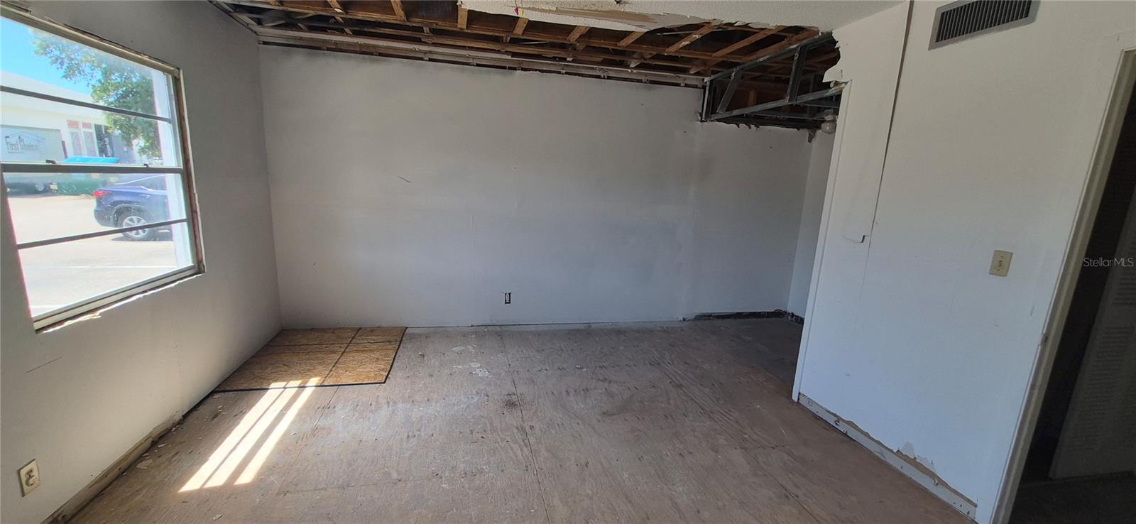 PINELLAS GROVES - Commercial Sale