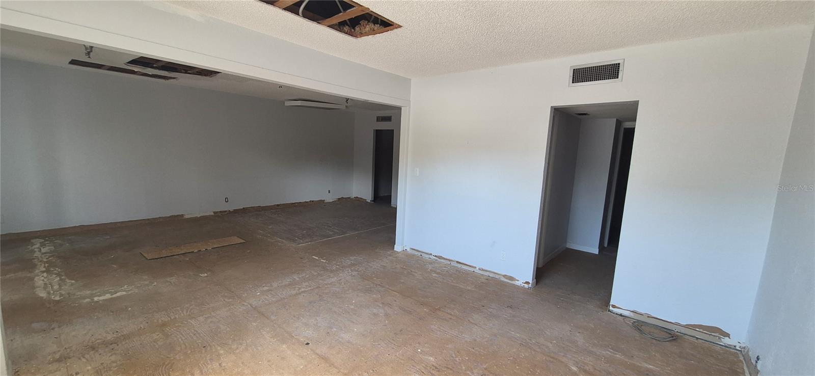 PINELLAS GROVES - Commercial Sale